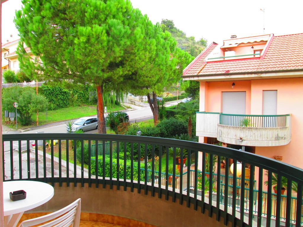 B&B Le Begonie Ascoli Piceno Exterior foto